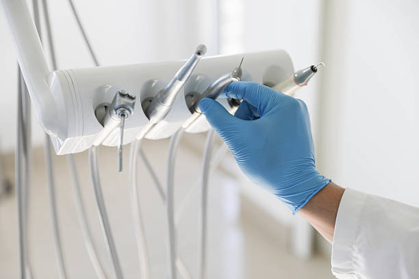 Professional Emergency Dentist technician working in Boling, TX